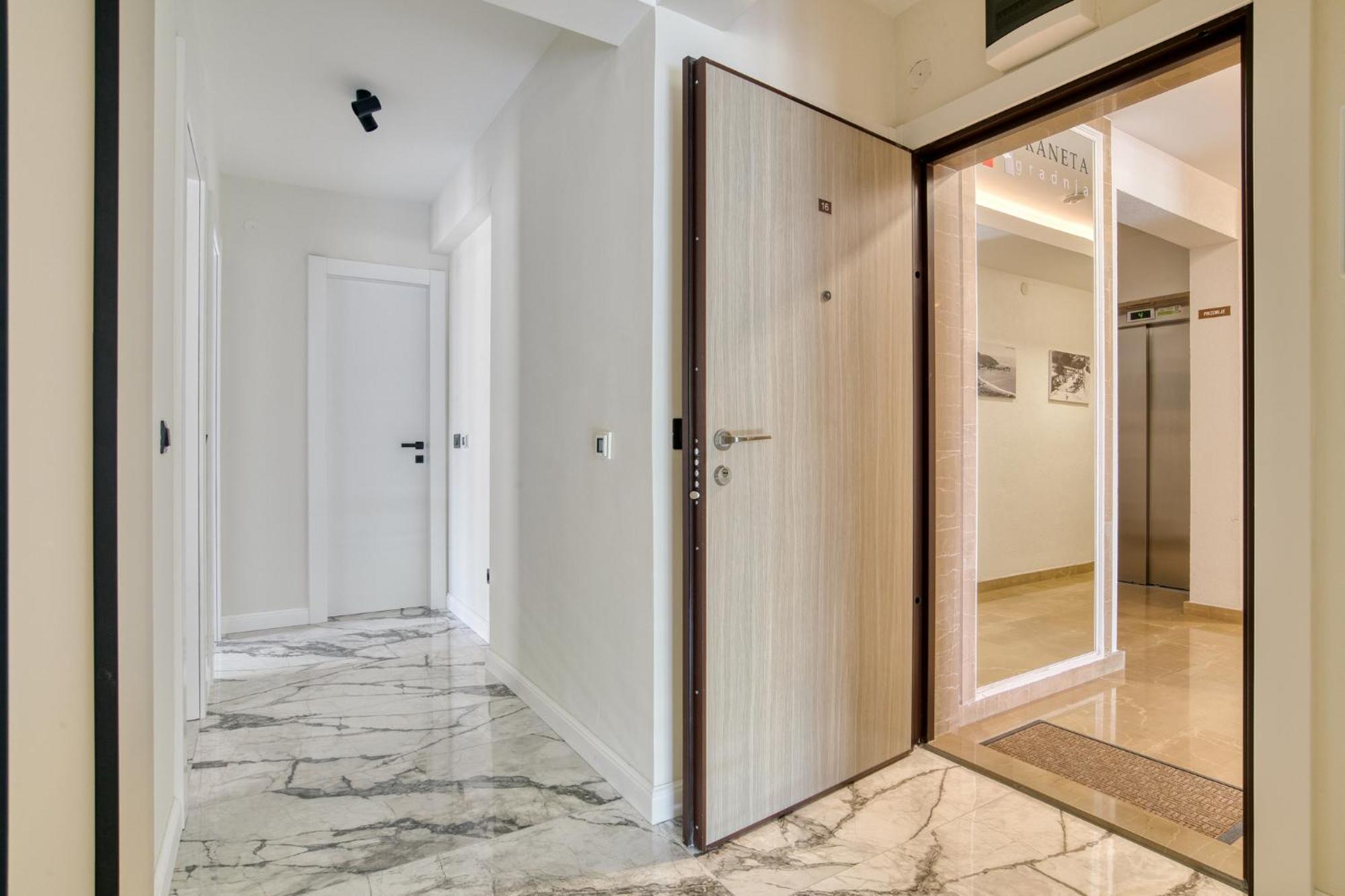 Ap Royal Oak - 2 Bedroom Apartment In Budva Extérieur photo